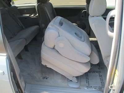 2005 TOYOTA SIENNA LE ONE OWNER NO ACCIDENTS 7 PASSENGER RIMS NO RESERVE, image 57