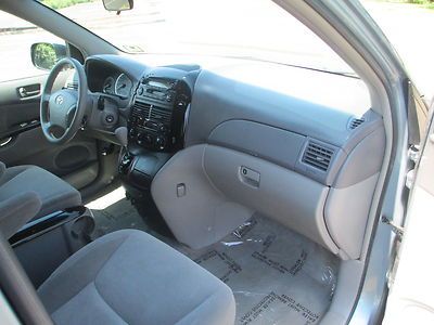 2005 TOYOTA SIENNA LE ONE OWNER NO ACCIDENTS 7 PASSENGER RIMS NO RESERVE, image 66