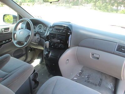 2005 TOYOTA SIENNA LE ONE OWNER NO ACCIDENTS 7 PASSENGER RIMS NO RESERVE, image 71