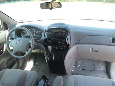2005 TOYOTA SIENNA LE ONE OWNER NO ACCIDENTS 7 PASSENGER RIMS NO RESERVE, image 72