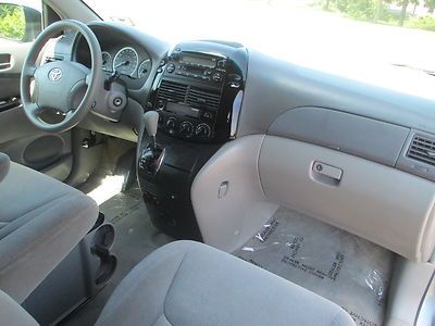 2005 TOYOTA SIENNA LE ONE OWNER NO ACCIDENTS 7 PASSENGER RIMS NO RESERVE, image 74
