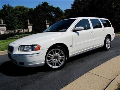 2005 volvo v70 2.5t|nice!|non-smoker|no accidents|booster seats|more!