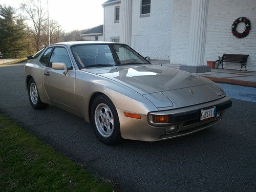 1983 porsche 944 only 43k miles! sharp, drive home.