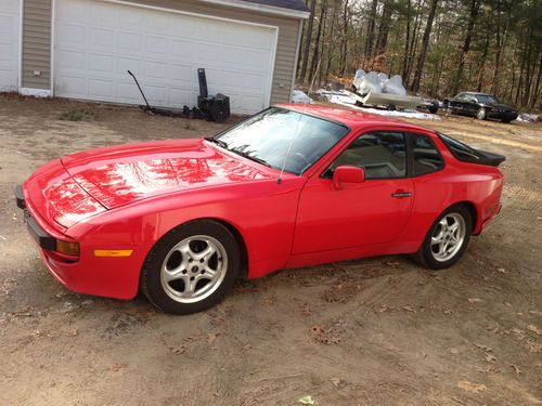 Porsche the  only  real  sportscar  944  coupe 5 speed  new  motor etc