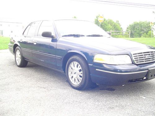 2003 Ford Crown Victoria LX Sedan 4-Door 4.6L, image 7