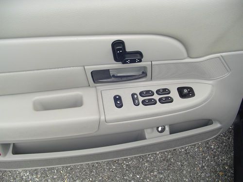2003 Ford Crown Victoria LX Sedan 4-Door 4.6L, image 12