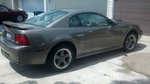 2001 ford mustang gt coupe 2-door 4.6l