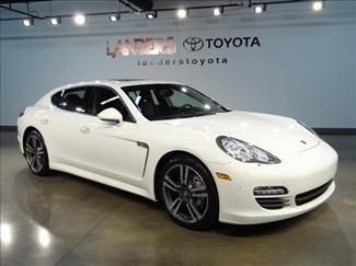 2010 white s porsche leather nav, back up cam, park asst clean car!!