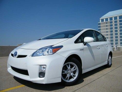 No reserve 2010 toyota prius hybrid leather blizzard pearl great miles nice ride