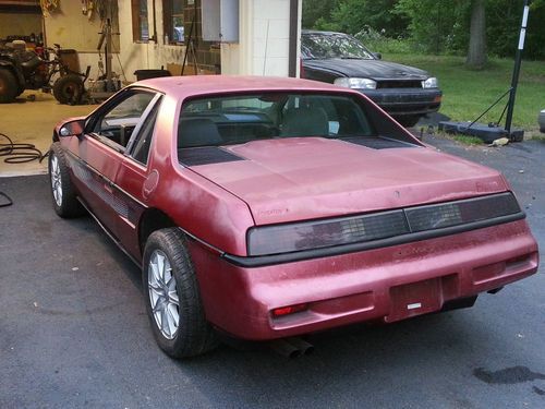 1988 pontiac fiero sport coupe 2-door 2.5l