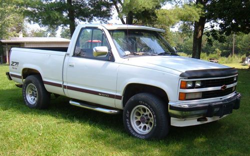 1988 chevrolet 1500 pick up...4x4...z-71...350...5 speed...short bed.