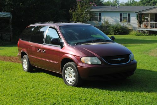 2002 chrysler town and country lx  runs and drives great v-6 must see