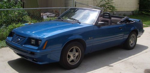 84 ford mustang gt convertible auto, mp3 cd, 5.0 v8, newer paint+rebuilt engine
