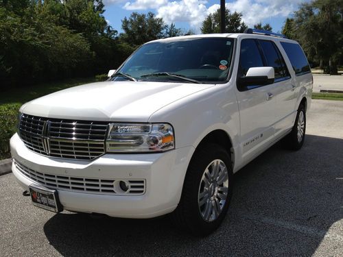2011 lincoln navigator l -- loaded with all options incl factory dvd headrests