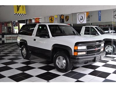 1997 chevy tahoe 2 door sport 4x4*1 owner*low miles*mint*no rust*warranty*tow