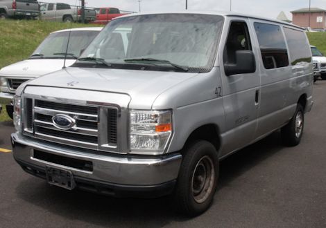 2008 Ford E-350 Van, Bench Seating, 10 Passenger, image 3