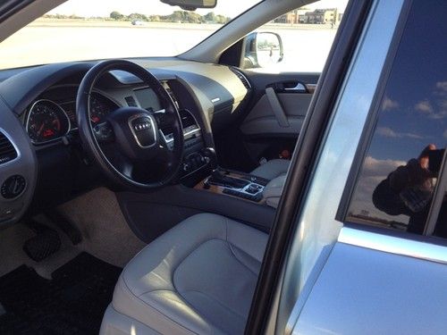 2007 audi q7 3.6 leather fully loaded bose sound  plus many extras $$$!