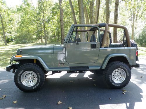 1992 jeep wrangler sahara sport utility 2-door 4.0l