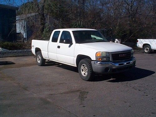 ***city surplus***      2003 gmc sierra 1500 ext-cab 4x4    ***no reserve***