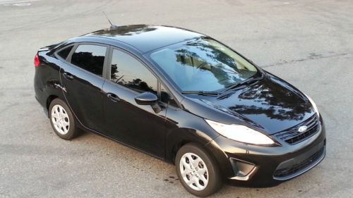 2013 ford fiesta s sedan, 12k miles, clear title! excellent value!