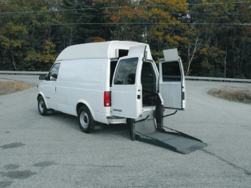 2000 gmc safari handicap wheelchair rear entry,  all-wheel-drive    55,750 mi.