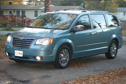 2009 chrysler town and country limited