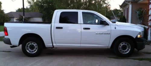 2011 ram 1500 st crew cab pickup 4-door 4.7l 34,000 miles
