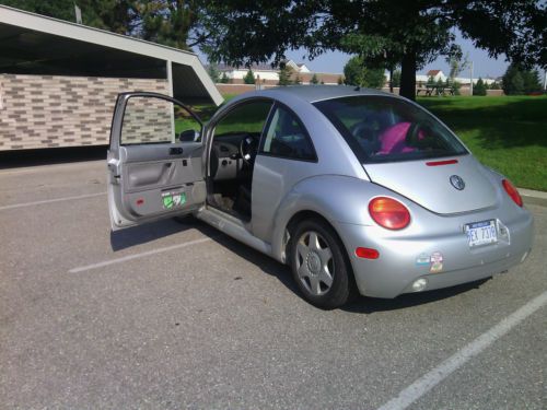 2001 volkswagen beetle gls hatchback 2-door 2.0l