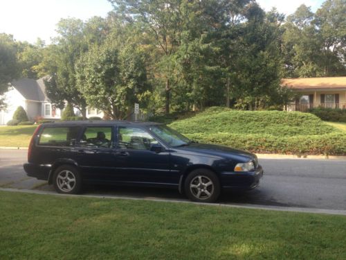 1999 volvo station wagon all wheel drive