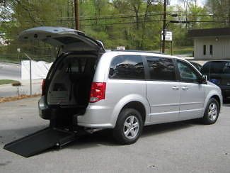 2012 silver sxt handicap wheelchair accessible van!