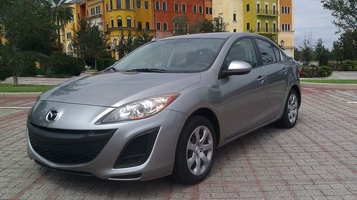 2011 mazda 3 i sport 2.0l 4 door sedan  auto low mileage silver