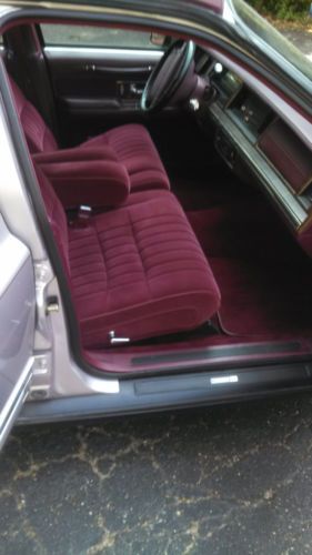 1992 Lincoln Town Car 23,000 miles, Showroom new, years in storage, US $5,500.00, image 2