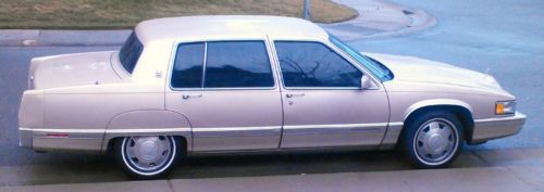 1992 *immaculate* cadillac fleetwood *low miles*