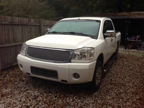 2005 nissan titan le crew cab pickup 4-door 5.6l