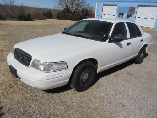 2003 ford crown victoria police interceptor sedan 4-door 4.6l