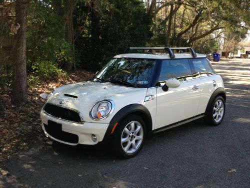 Gorgeous loaded 2010 mini cooper s!