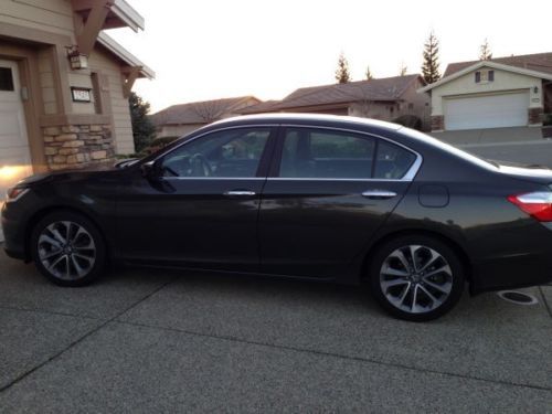 2013 honda accord sport 4 door hematite green 8,000 mileage