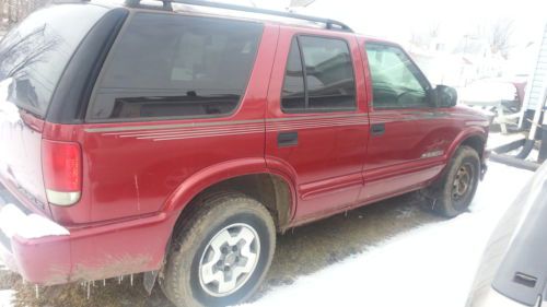 2002 chevrolet blazer 4 door 4x4 runs but needs work please read description nr