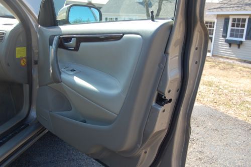 NO RESERVE.. 2 owner, 19 services, 2005 Volvo S-60 AWD, Leather, Moonroof, CD, image 13