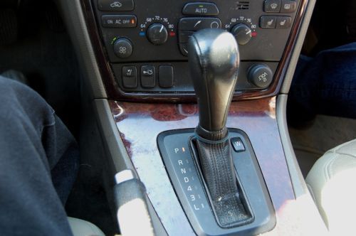 NO RESERVE.. 2 owner, 19 services, 2005 Volvo S-60 AWD, Leather, Moonroof, CD, image 14