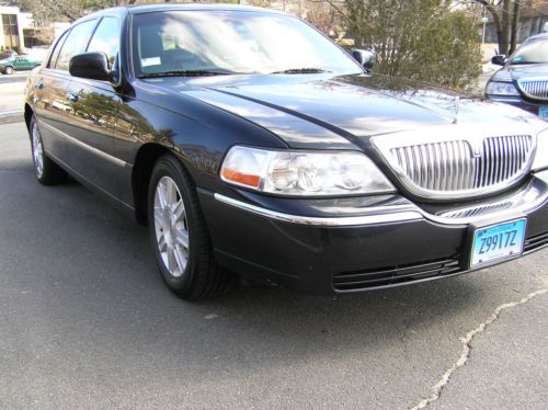2010 lincoln town car executive l sedan 4-door 4.6l