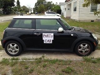 2010 mini cooper base hatchback 1.6l complete parts car  original owner