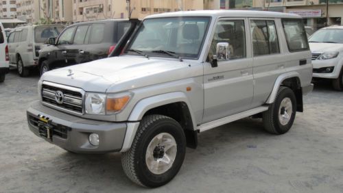 2014 toyota land cruiser 76