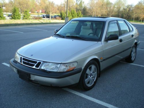 Low miles-adult driven-sunroof-leather-a real head turner plus no reserve!!!!!!!