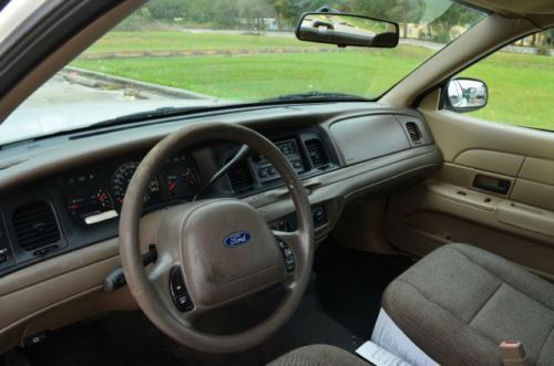 2003 ford crown victoria police interceptor sedan 4-door 4.6l