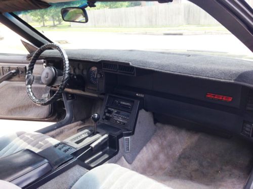 1985 Camaro IROC Z28 - 5.0L - T-top, image 8