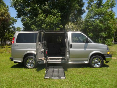 2003 gmc savana awd 54,500mi like new inside and out, silver, santa fe conv