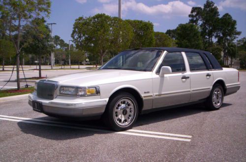 1997 lincoln town car signature sedan 4-door 4.6l