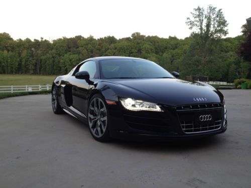 2011 audi r8 base coupe 2-door 5.2l