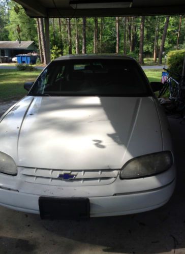 1995 chevy lumina in good condition runs with a/c and heat